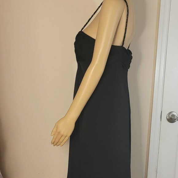 NWOT Gorgeous Mac Duggal Black Gown in V-Neck - Picture 4 of 7